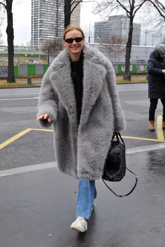 DIANE KRUGER Arrives at Radio France Inter Studios in Paris 12/11/2024