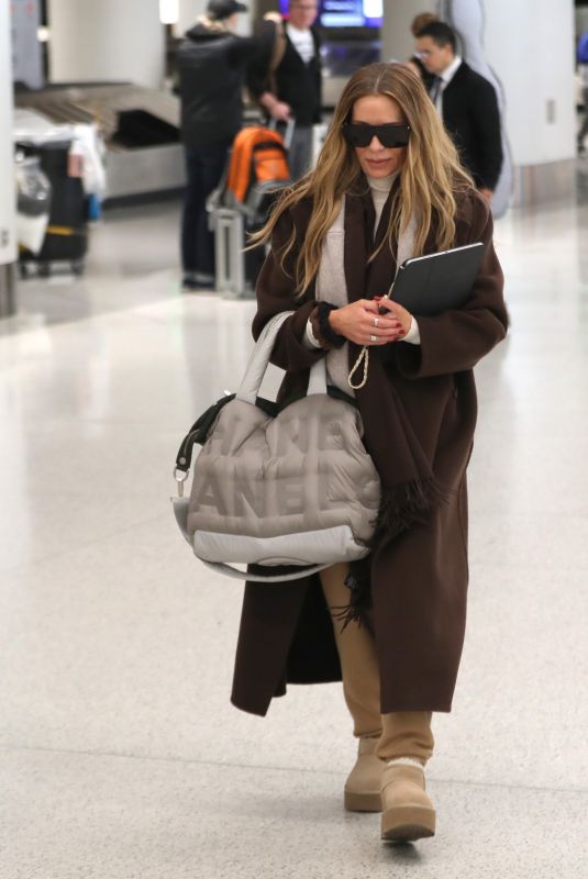 DORIT KEMSLEY Out in Los Angeles 12/18/2024