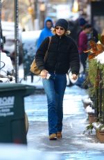 GIGI HADID Leaves Bradley Cooper