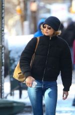 GIGI HADID Leaves Bradley Cooper