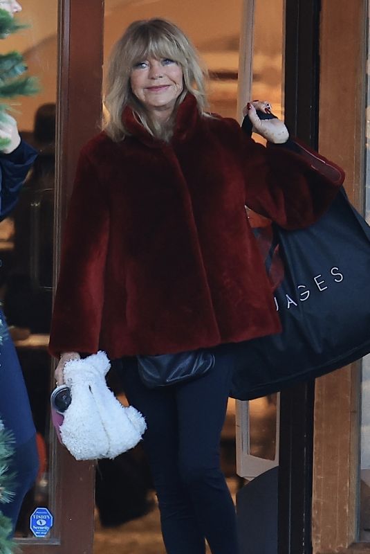 GOLDIE HAWN Out Shopping in Aspen 12/20/2024