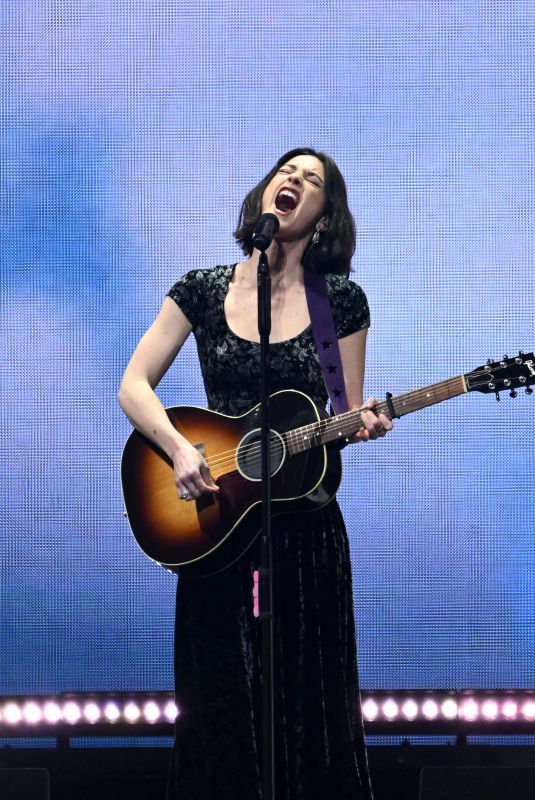 GRACIE ABRAMS Performs at 2024 iHeartRadio Q102