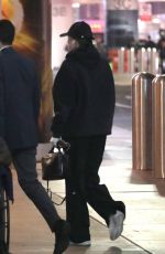 HAILEE STEINFELD Arrives at LAX in Los Angeles 12/09/2024