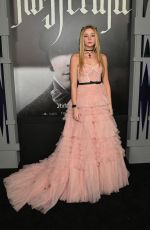 HANNAH KENERLY at Nosferatu Premiere at TCL Chinese Theatre in Hollywood 12/12/2024