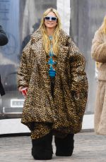 HEIDI KLUM and Tom Kaulitz Out and About in Aspen 12/30/2024