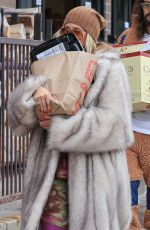 HEIDI KLUM and Tom Kaulitz Out Shopping for Essentials at City Market in Aspen 12/23/2024
