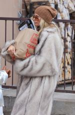 HEIDI KLUM and Tom Kaulitz Out Shopping for Essentials at City Market in Aspen 12/23/2024