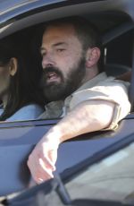 JENNIFER GARNER Felivering Breakfast to Ben Affleck
