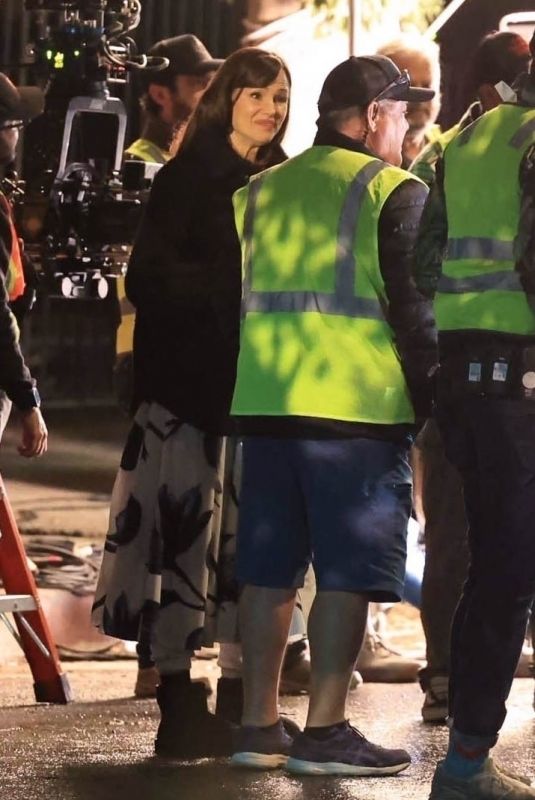 JENNIFER GARNER Out Filming in Long Beach 12/10/2024