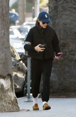 JENNIFER GARNER Out for Coffee with a Friend in Los Angeles 12/01/2024