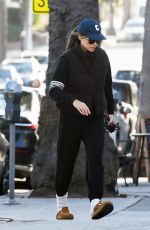 JENNIFER GARNER Out for Coffee with a Friend in Los Angeles 12/01/2024