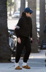 JENNIFER GARNER Out for Coffee with a Friend in Los Angeles 12/01/2024