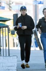 JENNIFER GARNER Out for Coffee with a Friend in Los Angeles 12/01/2024