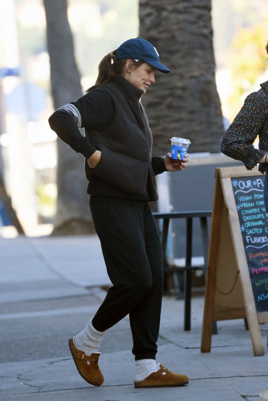 JENNIFER GARNER Out for Coffee with a Friend in Los Angeles 12/01/2024