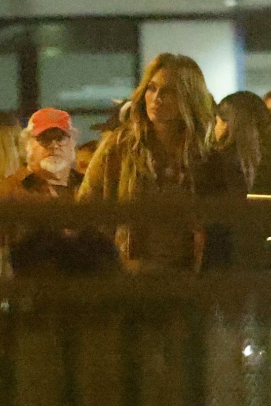 JENNIFER LOPEZ Arrives at Her Children