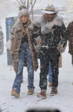JENNIFER LOPEZ Braves Heavy Snow for Lunch in Aspen 12/30/2024