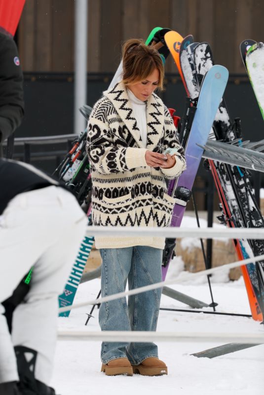 JENNIFER LOPEZ Out and About in Aspen 12/26/2024