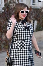 JENNIFER TILLY Signs Autographs for Fans in Beverly Hills 12/21/2024