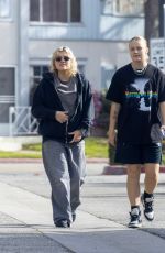 JOJO SIWA and KATH EBBS Assist a Elderly Woman after Car Accident during Coffee Outing 12/13/2024