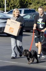 JOJO SIWA and KATH EBBS Assist a Elderly Woman after Car Accident during Coffee Outing 12/13/2024