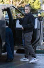 JOJO SIWA and KATH EBBS Shopping at Erewhon Market in Studio City 12/18/2024