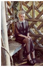 JULIA GARNER in Marie Claire Australia, January 2025