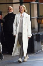 JULIANNE HOUGH Out with a Mystery Man in New York 12/03/2024