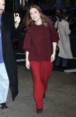 JULIANNE MOORE Leaves Drew Barrymore Show 12/10/2024
