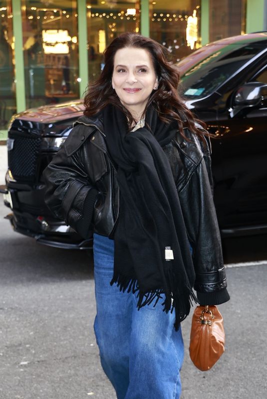 JULIETTE BINOCHE Arrives at CBS Studios 12/03/2024