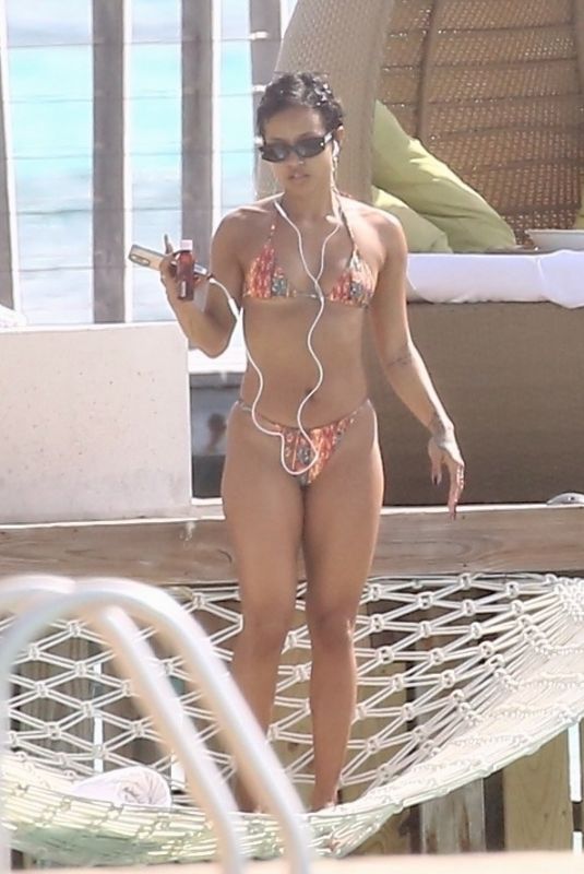KARRUECHE TRAN in Bikini on Vacation in Cancun 12/12/2024