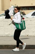 KATE BECKINSALE Shopping for Festive Greens Ahead of Christmas 12/22/2024