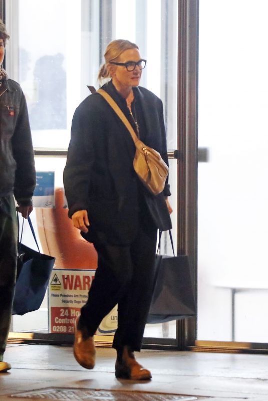 KATE WINSLET Out and About in London 12/12/2024