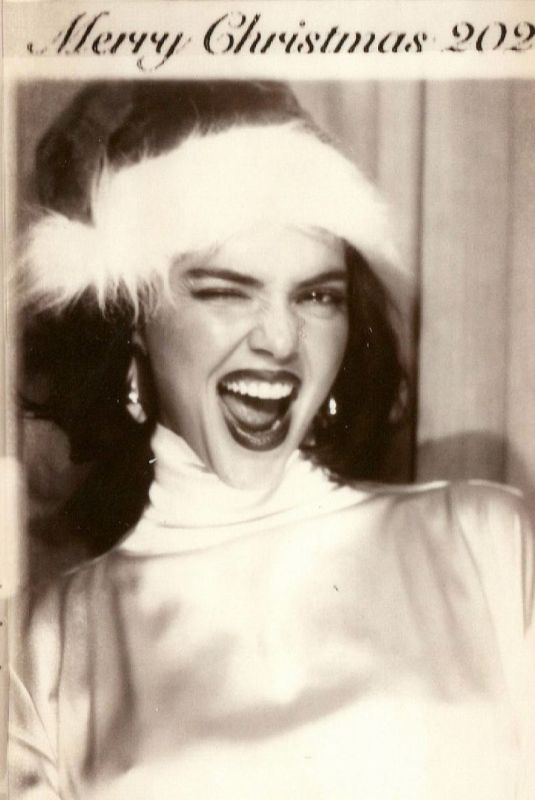 KENDALL JENNER - Holiday Cheer with Adorable Christmas Post, December 2024