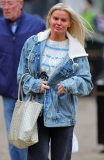 KERRY KATONA Leaves Hairdressers in Alderley Edge 12/23/2024
