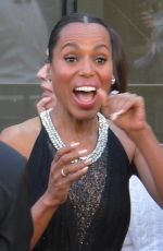 KERRY WASHINGTON and Tyler Perry Laugh After Spotting a Madea Look-alike in Hollywood 12/02/2024