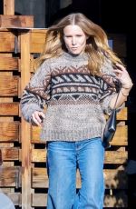 KRISTEN BELL Out for Lunch with a Friend at All Time in Los Angeles 12/09/2024