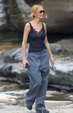 LARA WORTHINGTON Out with Her Brother Josh and His Pregnant Partner Paaige in Sydney 12/09/2024