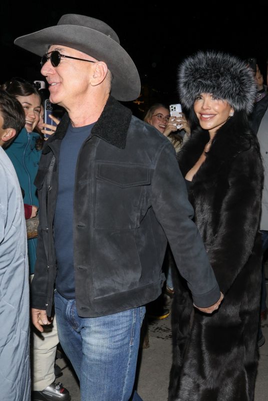 LAUREN SANCHEZ and Jeff Bezos Out After a Family Dinner at Kemo Sabe in Aspen 12/29/2024