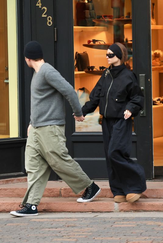 LENI KLUM and Aris Rachevsky Shopping for Gifts at Bottega Veneta in Aspen 12/23/2024