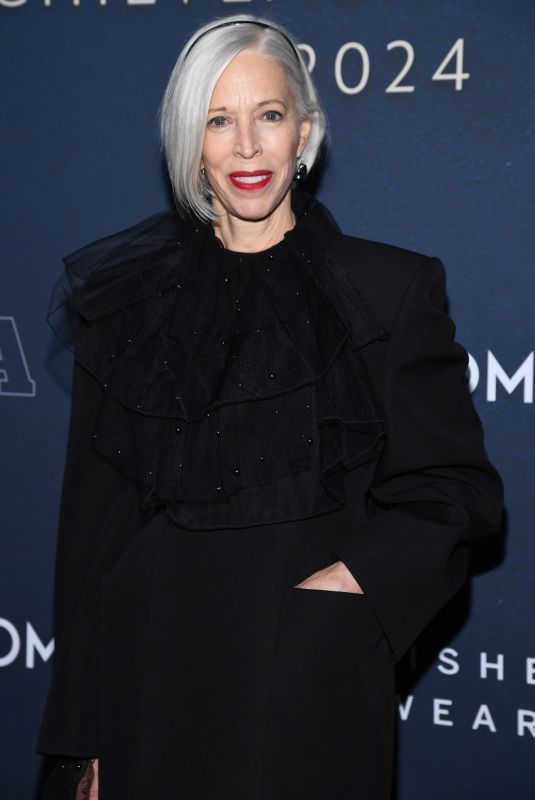 LINDA FARGO at 38th Annual Footwear News Achievement Awards in New York 12/04/2024