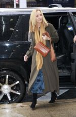 LISA KUDROW Arrives at Drew Barrymore Show 12/11/2024