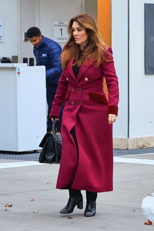LISA VANDERPUMP Out and About in Beverly Hills 12/24/2024