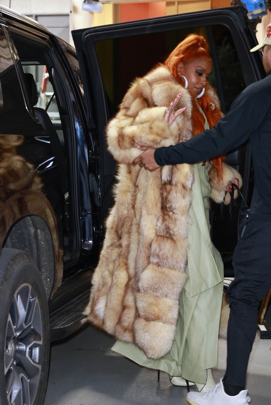 MARY J. BLIGE Arrives at Kelly and Mark Show in New York City 12/18/2024