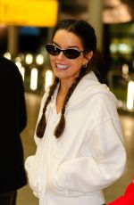 MAURA HIGGINSArrives at Heathrow Airport in London 12/11/2024