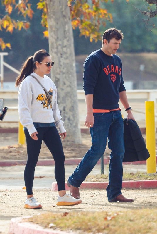 MILA KUNIS and Ashton Kutcher Out Hiking at Griffith Park in Los Angeles 12/22/2024