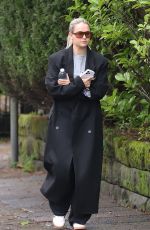 MOLLY MAE HAGUE Arrives at Terrence Paul Hairdressers in Hale on Christmas Eve 12/24/2024