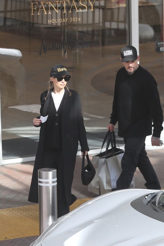NICOLE RICHIE and Joel Madden Out for Christmas Shopping in Beverly Hills 12/20/2024
