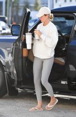 Pregnant GISLE BUNDCHEN out and About in Miami 12/04/2024
