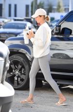 Pregnant GISLE BUNDCHEN out and About in Miami 12/04/2024