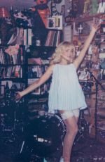 SABRINA CARPENTER - Tiny Desk Photoshoot, December 2024